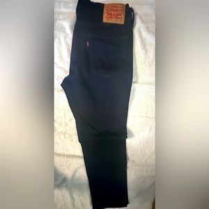 Mens Levis 514 size 32 x 30, Dark Blue, Like New!